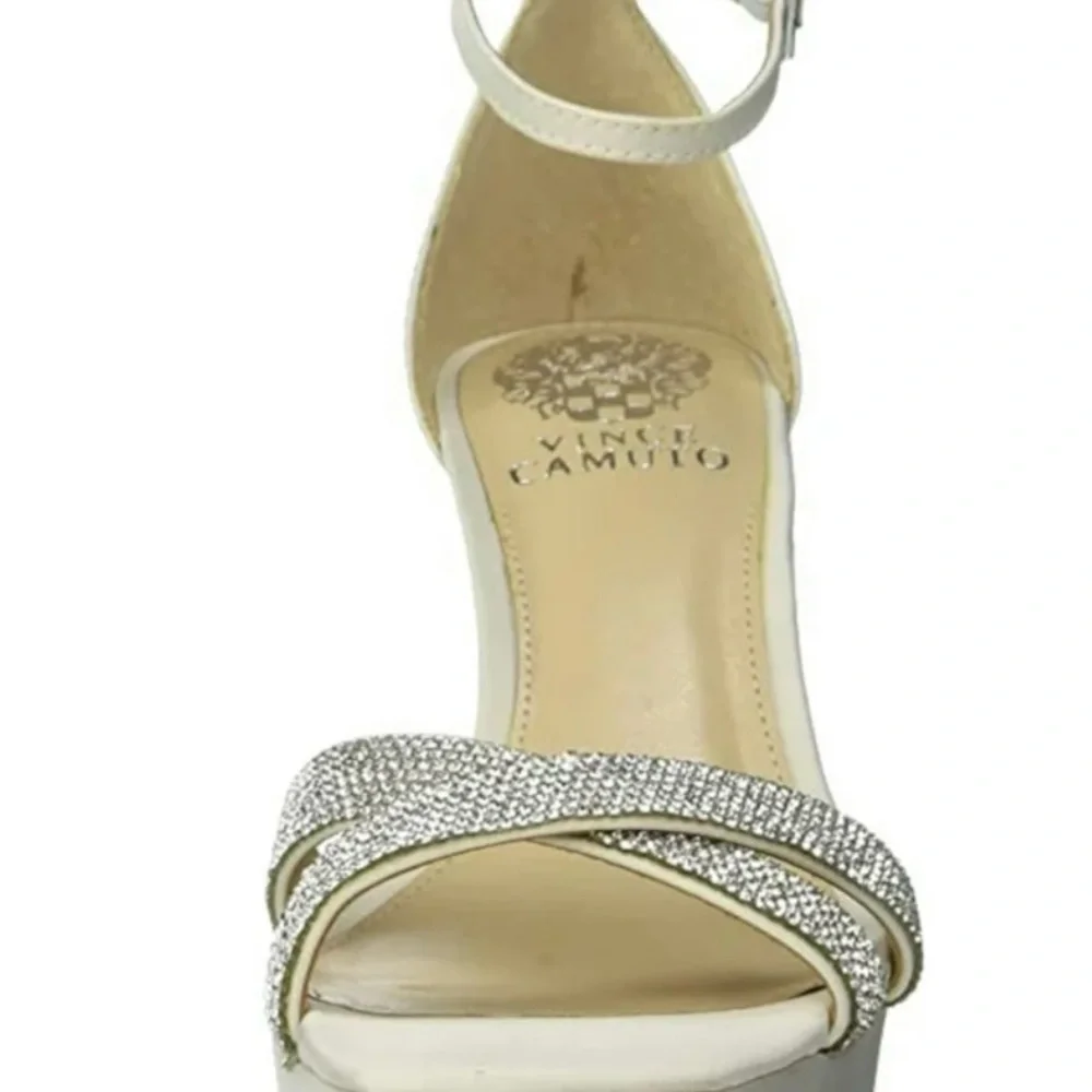 VINCE CAMUTO Kalvira Heel Satin Milk Ivory Stiletto Ankle Strap Size 9.5 NWT